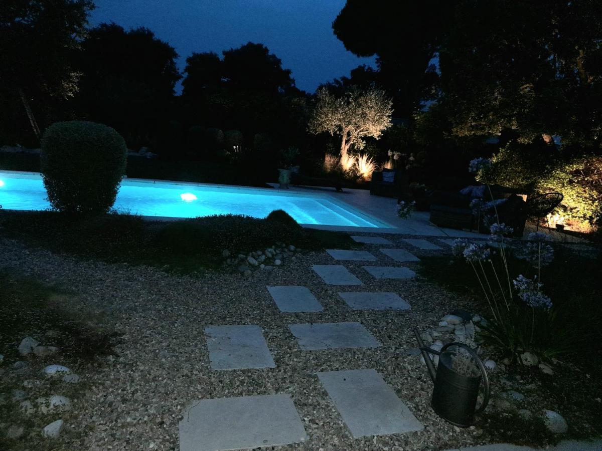 Bed and Breakfast La Mathilde Villeneuve-lès-Avignon Zewnętrze zdjęcie